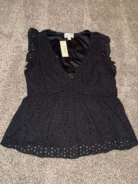 June & Ivy Black Eyelet Peplum V-Neck Blouse